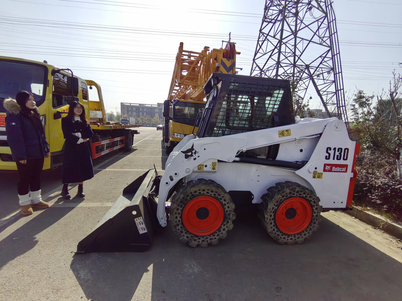 BOBCAT S130 - Mini chargeuse: photos 4 BOBCAT S130 - Mini chargeuse: photos 4