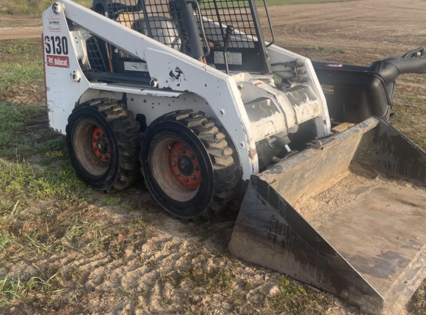 BOBCAT S130 - Mini chargeuse: photos 1 BOBCAT S130 - Mini chargeuse: photos 1