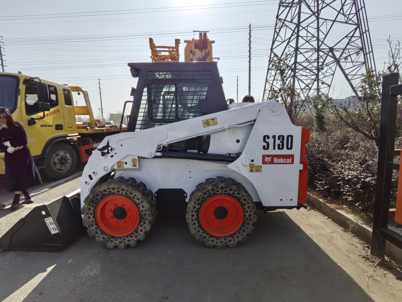 BOBCAT S130 - Mini chargeuse: photos 3 BOBCAT S130 - Mini chargeuse: photos 3