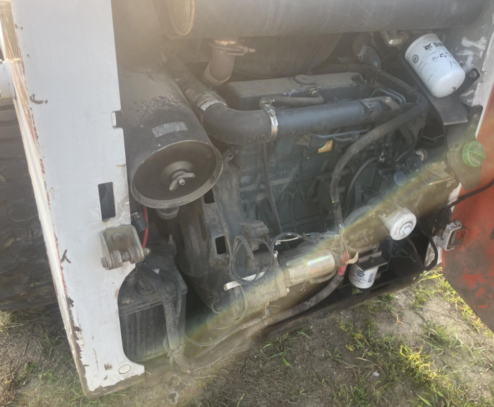 BOBCAT S130 - Mini chargeuse: photos 5 BOBCAT S130 - Mini chargeuse: photos 5