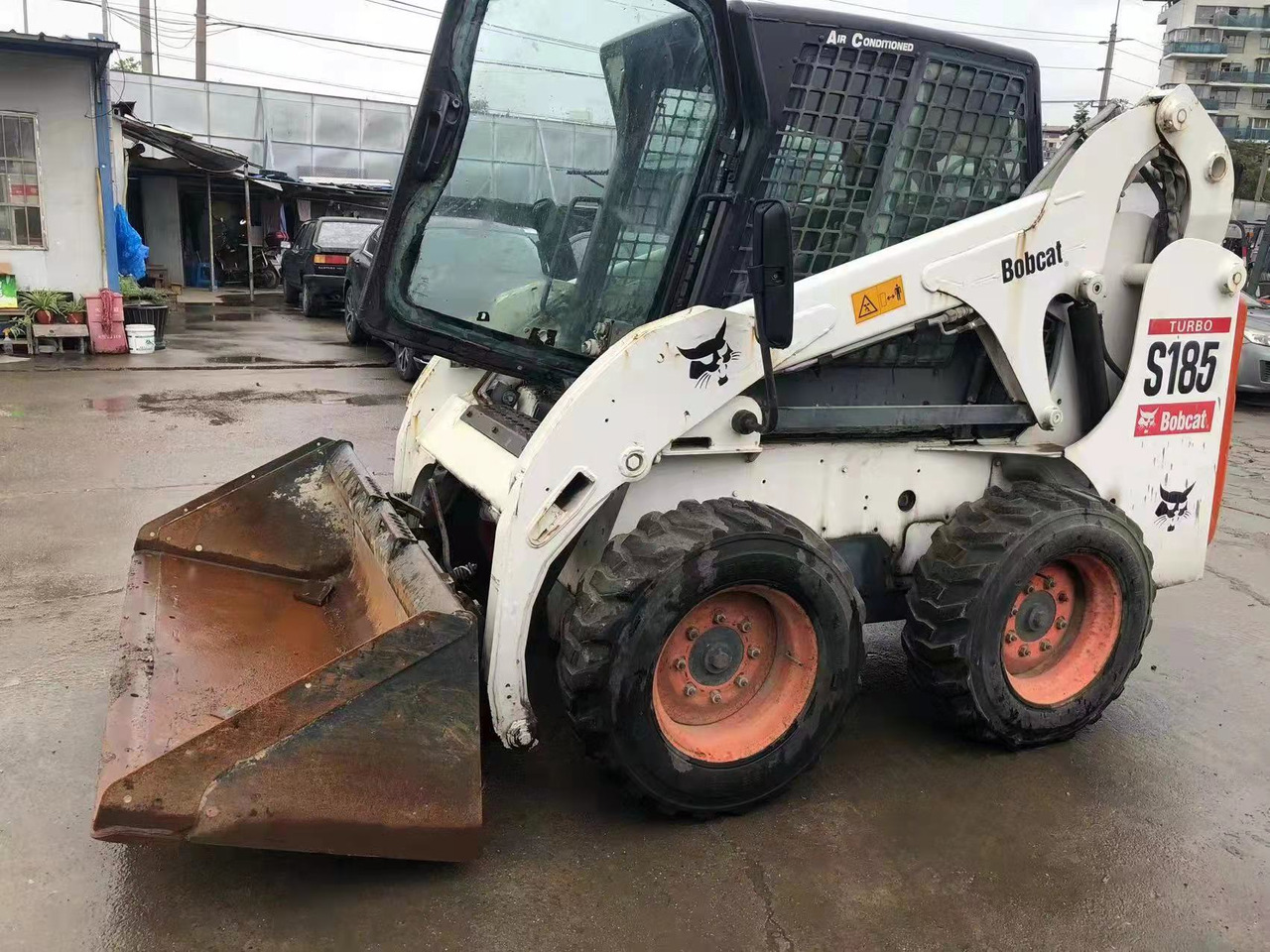 BOBCAT S185 - Mini chargeuse: photos 4 BOBCAT S185 - Mini chargeuse: photos 4