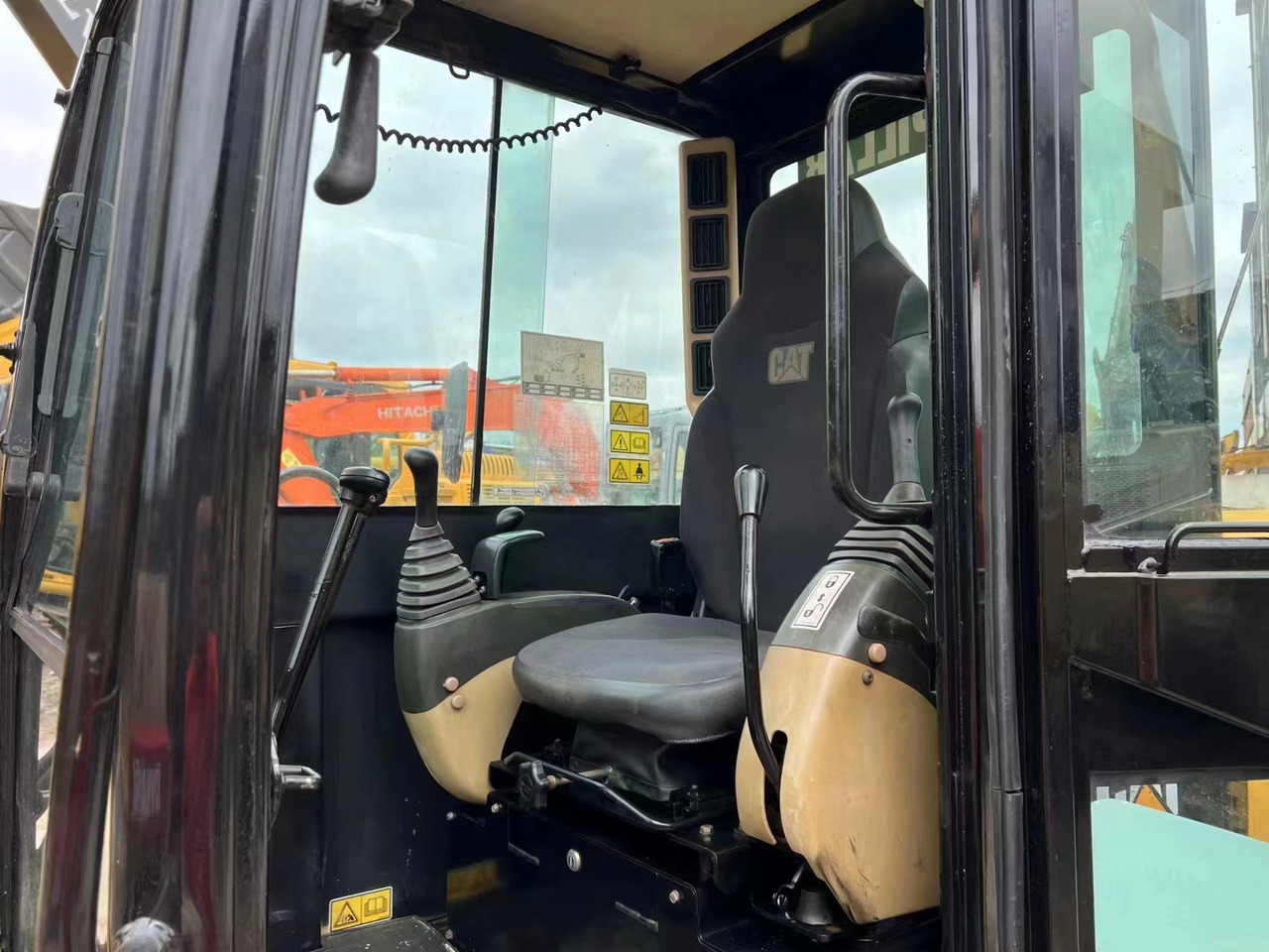 CATERPILLAR 306e2 - Mini pelle: photos 4 CATERPILLAR 306e2 - Mini pelle: photos 4