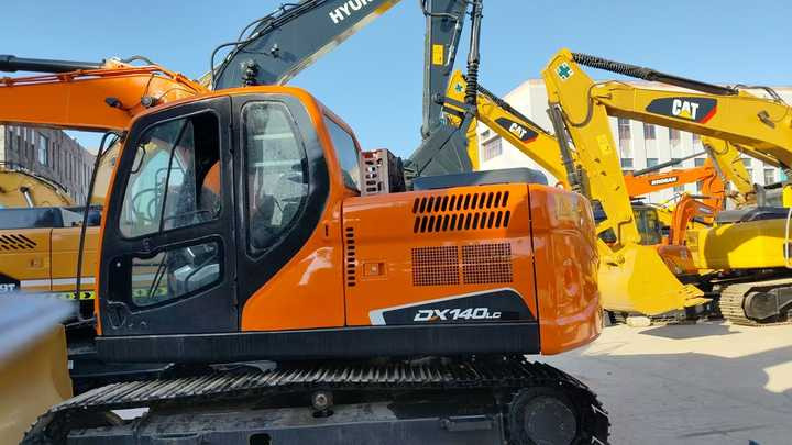 Excellent Condition Korea Brand Dooan Dx140 Excavator in Stock Used Doosan Dx140 225 300 Excavator Low Working Hours on Sale - Pelle: photos 4 Excellent Condition Korea Brand Dooan Dx140 Excavator in Stock Used Doosan Dx140 225 300 Excavator Low Working Hours on Sale - Pelle: photos 4