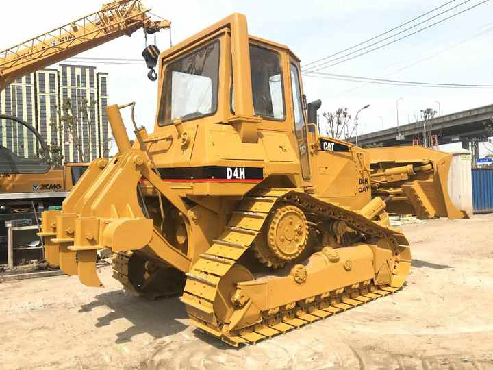 Good Condition D4H Bulldozer New Crawler Bulldozer with Parts Price Bulldozers - Bulldozer: photos 4 Good Condition D4H Bulldozer New Crawler Bulldozer with Parts Price Bulldozers - Bulldozer: photos 4
