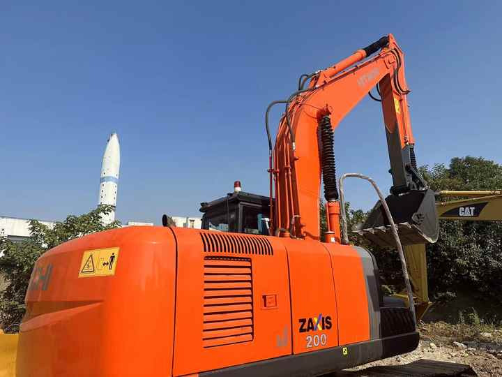Original Japan Hitachi ZX200-3 Excavator Hitachi Excavator in Low Price for Hot Sale - Pelle sur chenille: photos 5 Original Japan Hitachi ZX200-3 Excavator Hitachi Excavator in Low Price for Hot Sale - Pelle sur chenille: photos 5