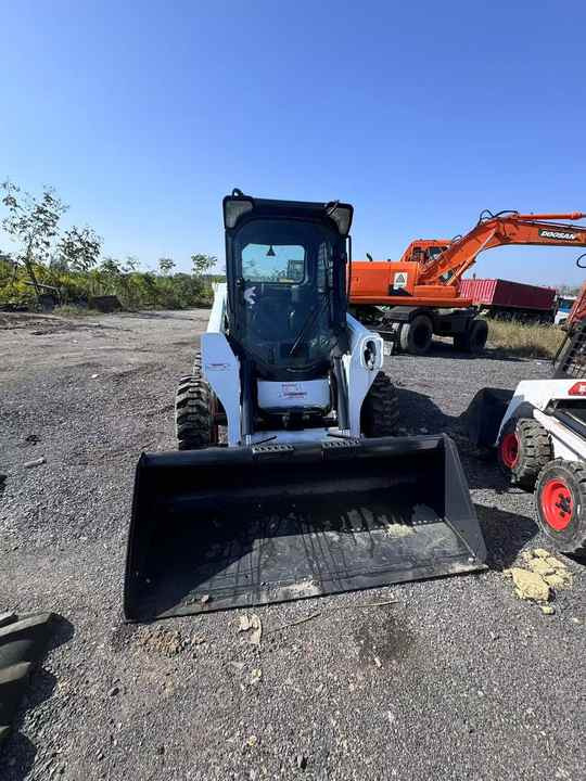 Skid Steer Loader Bobcat S550 Original Wheel Loader in Good Condition on Sale Bobcat 550 - Mini chargeuse: photos 2 Skid Steer Loader Bobcat S550 Original Wheel Loader in Good Condition on Sale Bobcat 550 - Mini chargeuse: photos 2