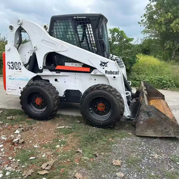 USED BOBCAT S300 Skid-steer Loader with Very Good Performance Is for Sale at a Low Price. S160/s185/s220/330 in Stock - Mini chargeuse: photos 1 USED BOBCAT S300 Skid-steer Loader with Very Good Performance Is for Sale at a Low Price. S160/s185/s220/330 in Stock - Mini chargeuse: photos 1