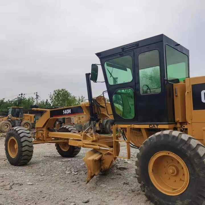 Used Caterpillar CAT 140H Land Road Motor Grader CAT140 CAT140H Used Grader Cheap Price for Sale - Niveleuse: photos 3 Used Caterpillar CAT 140H Land Road Motor Grader CAT140 CAT140H Used Grader Cheap Price for Sale - Niveleuse: photos 3