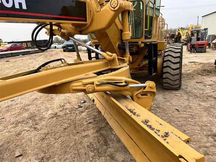 Used Caterpillar CAT 140H Land Road Motor Grader CAT140 CAT140H Used Grader Cheap Price for Sale - Niveleuse: photos 5 Used Caterpillar CAT 140H Land Road Motor Grader CAT140 CAT140H Used Grader Cheap Price for Sale - Niveleuse: photos 5