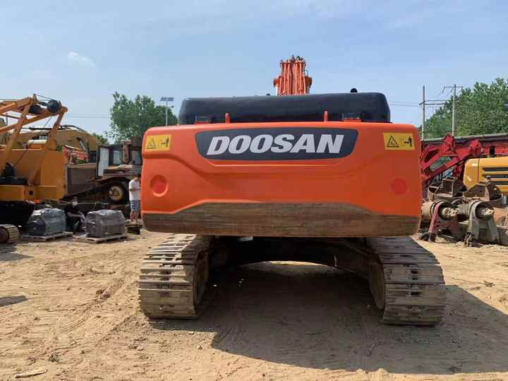 Used Digger DOOSAN DX300 Construction Machinery Construction Digger Used DOOSAN DX300 Cheap Excavator - Pelle sur chenille: photos 4 Used Digger DOOSAN DX300 Construction Machinery Construction Digger Used DOOSAN DX300 Cheap Excavator - Pelle sur chenille: photos 4