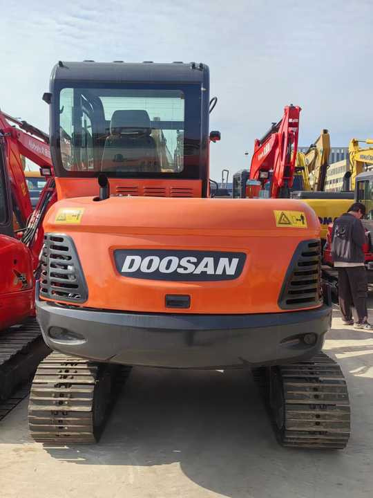 Used Digger DOOSAN DX60 Construction Machinery Construction Digger Used DOOSAN DX60 Cheap Excavator - Pelle sur chenille: photos 4 Used Digger DOOSAN DX60 Construction Machinery Construction Digger Used DOOSAN DX60 Cheap Excavator - Pelle sur chenille: photos 4