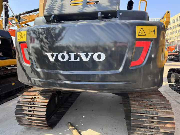 Used Digger VOLVO EC140 Construction Machinery Construction Digger Used VOLVO EC140 Cheap Excavator - Pelle sur chenille: photos 3 Used Digger VOLVO EC140 Construction Machinery Construction Digger Used VOLVO EC140 Cheap Excavator - Pelle sur chenille: photos 3