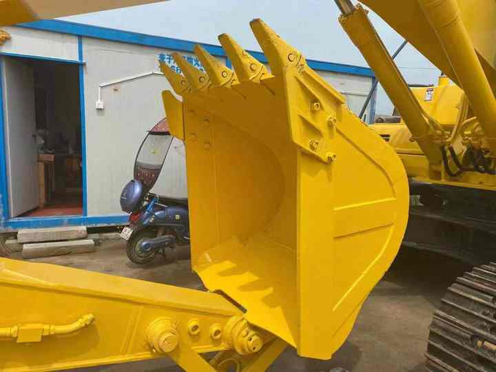 Used Good Quality Japan Original PC220-7 in Good Condition PC220-7 Komatsu - Pelle sur chenille: photos 5 Used Good Quality Japan Original PC220-7 in Good Condition PC220-7 Komatsu - Pelle sur chenille: photos 5