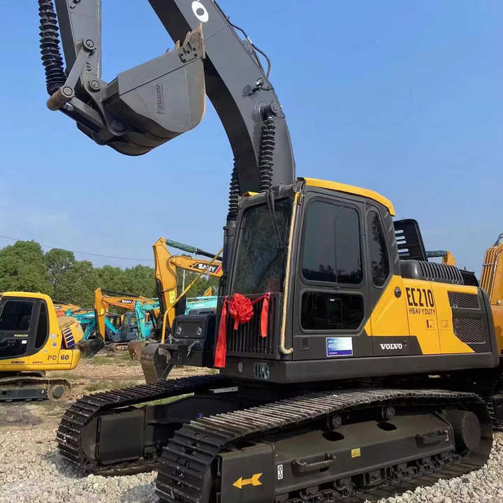 Pelle sur chenille Used Heavy Construction Equipment Volvo EC210 Second Hand Excavator Used Machine Hot Sale: photos 1