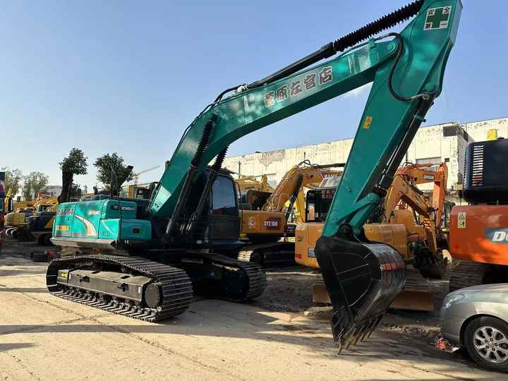 Used Japan Kobelco SK200-8 Crawler Excavator New Arrival Earth-moving Machine for Sale - Pelle: photos 5 Used Japan Kobelco SK200-8 Crawler Excavator New Arrival Earth-moving Machine for Sale - Pelle: photos 5