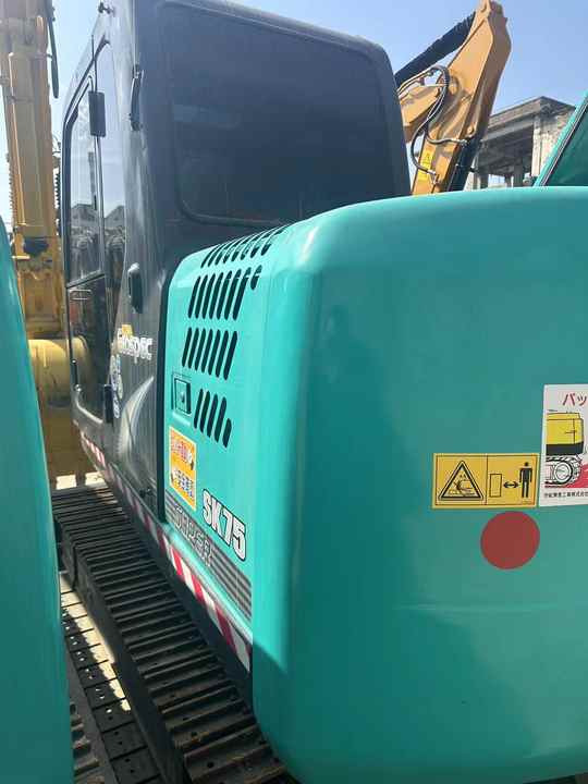 Used Kobelco Sk75-8 Mini Excavator in High Quality for Sale Anhui Zhaomi Construction Machines Trading - Mini pelle: photos 4 Used Kobelco Sk75-8 Mini Excavator in High Quality for Sale Anhui Zhaomi Construction Machines Trading - Mini pelle: photos 4