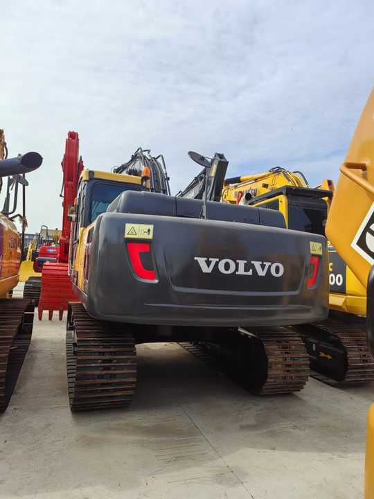Used VOLVO EC210 Excavators Hydraulic Excavators - Pelle sur chenille: photos 2 Used VOLVO EC210 Excavators Hydraulic Excavators - Pelle sur chenille: photos 2