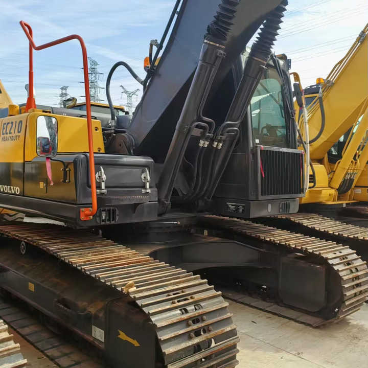 Used VOLVO EC210 Excavators Hydraulic Excavators - Pelle sur chenille: photos 1 Used VOLVO EC210 Excavators Hydraulic Excavators - Pelle sur chenille: photos 1