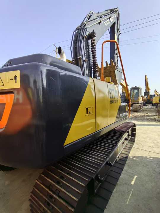 Used Volvo 14 tonne crawler excavator Volvo ec140 excavator powerful low price good quality for sale - Pelle sur chenille: photos 5 Used Volvo 14 tonne crawler excavator Volvo ec140 excavator powerful low price good quality for sale - Pelle sur chenille: photos 5