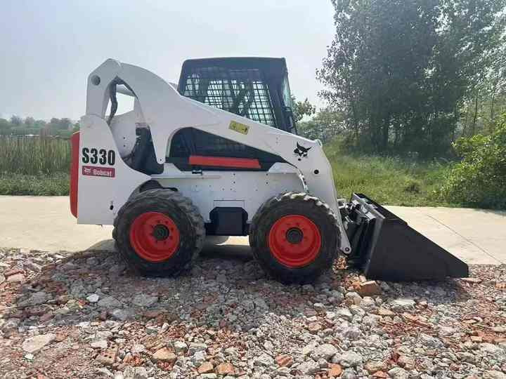 Very Low Price American Brand Used Bobcat S330 Skid Steer Loader with Superior Performance for Sale S160/S180/S300 in Stock - Mini chargeuse: photos 5 Very Low Price American Brand Used Bobcat S330 Skid Steer Loader with Superior Performance for Sale S160/S180/S300 in Stock - Mini chargeuse: photos 5