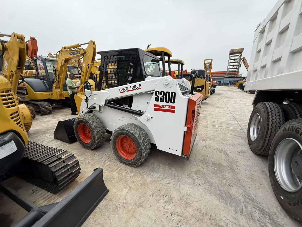 Bobcat s300 - Mini chargeuse: photos 2 Bobcat s300 - Mini chargeuse: photos 2