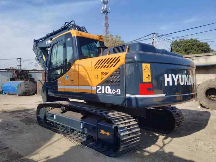 Hyundai Excavator Used Machine 210-9s Heavy Construction Equipment Crawler Excavator Hot Sale - Pelle: photos 3 Hyundai Excavator Used Machine 210-9s Heavy Construction Equipment Crawler Excavator Hot Sale - Pelle: photos 3