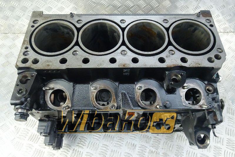 Block Engine / Motor Deutz D2011 L04 I 04104085 - Bloc-cylindres pour Engins de chantier: photos 1 Block Engine / Motor Deutz D2011 L04 I 04104085 - Bloc-cylindres pour Engins de chantier: photos 1