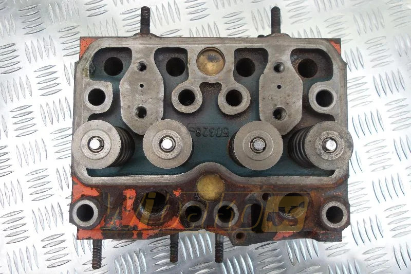 Daewoo D1146 50328 - Culasse pour Engins de chantier: photos 1 Daewoo D1146 50328 - Culasse pour Engins de chantier: photos 1