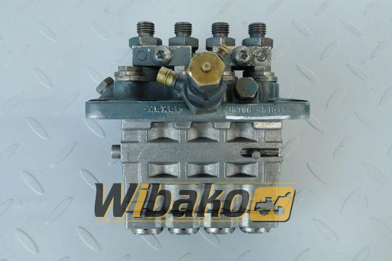 Injection pump for engine Kubota V2203 1G796-51011 - Pompe à carburant: photos 1 Injection pump for engine Kubota V2203 1G796-51011 - Pompe à carburant: photos 1