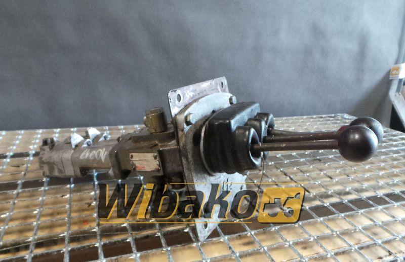 Joystick Hydreco V0605ABG50L 033030/85 - Cabine et intérieur pour Engins de chantier: photos 2 Joystick Hydreco V0605ABG50L 033030/85 - Cabine et intérieur pour Engins de chantier: photos 2