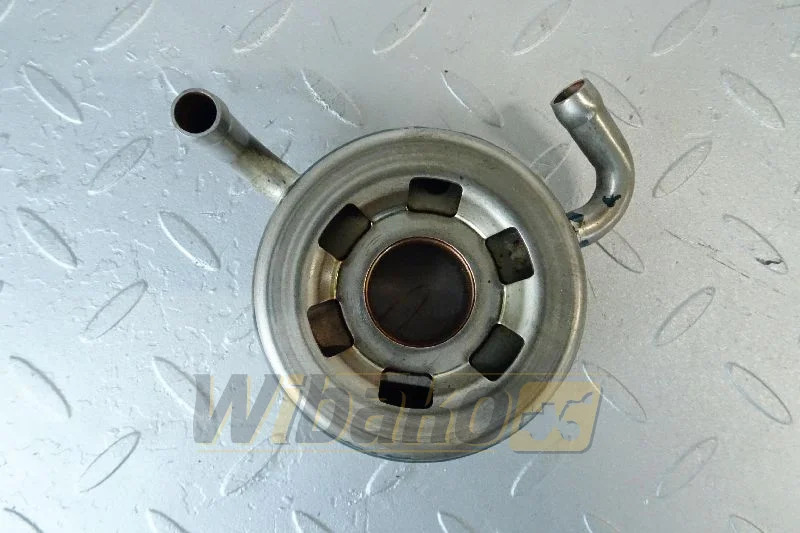 Kubota 1G646-37010 - Radiateur d'huile pour Engins de chantier: photos 1 Kubota 1G646-37010 - Radiateur d'huile pour Engins de chantier: photos 1