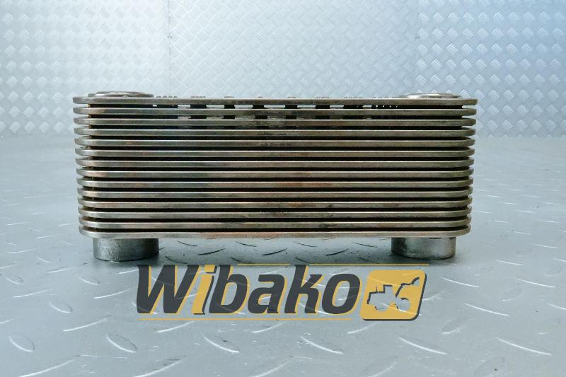 Oil cooler for engine Deutz BF6M1013 04209931 - Radiateur d'huile pour Engins de chantier: photos 1 Oil cooler for engine Deutz BF6M1013 04209931 - Radiateur d'huile pour Engins de chantier: photos 1
