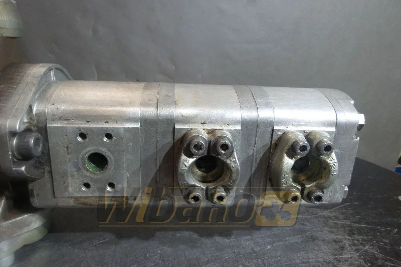 Poclain 30125697 P4743520A - Pompe hydraulique pour Engins de chantier: photos 1 Poclain 30125697 P4743520A - Pompe hydraulique pour Engins de chantier: photos 1