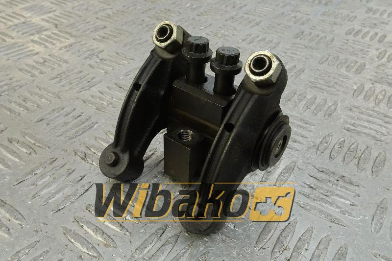 Rocker arm for engine Komatsu SAA6D114E-2 6742-01-1270 - Culasse pour Engins de chantier: photos 1 Rocker arm for engine Komatsu SAA6D114E-2 6742-01-1270 - Culasse pour Engins de chantier: photos 1