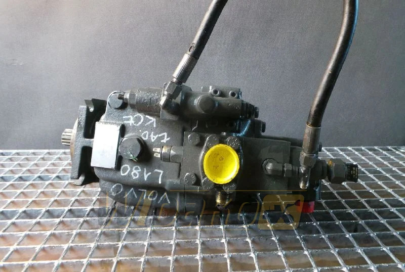 Vickers PVH57V10L 11093517 - Pompe hydraulique pour Engins de chantier: photos 3 Vickers PVH57V10L 11093517 - Pompe hydraulique pour Engins de chantier: photos 3