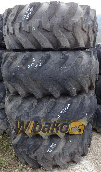 Wheel 19.5/24 12/37/25 - Pneus et jantes pour Engins de chantier: photos 1 Wheel 19.5/24 12/37/25 - Pneus et jantes pour Engins de chantier: photos 1