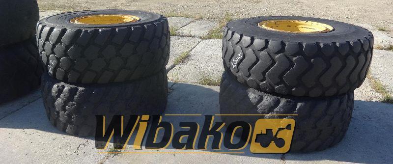 Wheel 550/65R25 15/19/22 - Pneus et jantes pour Engins de chantier: photos 1 Wheel 550/65R25 15/19/22 - Pneus et jantes pour Engins de chantier: photos 1