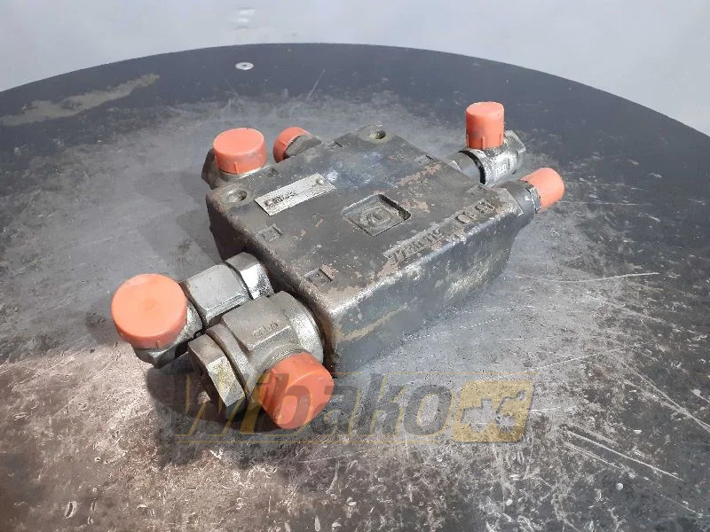 ZF 7730900117 - Valve hydraulique pour Engins de chantier: photos 1 ZF 7730900117 - Valve hydraulique pour Engins de chantier: photos 1