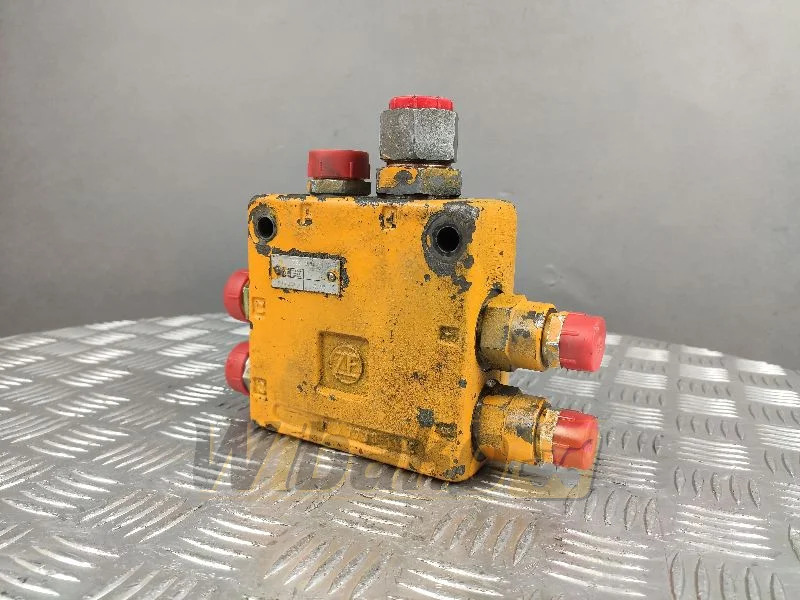 ZF 7730900117 - Valve hydraulique pour Engins de chantier: photos 1 ZF 7730900117 - Valve hydraulique pour Engins de chantier: photos 1