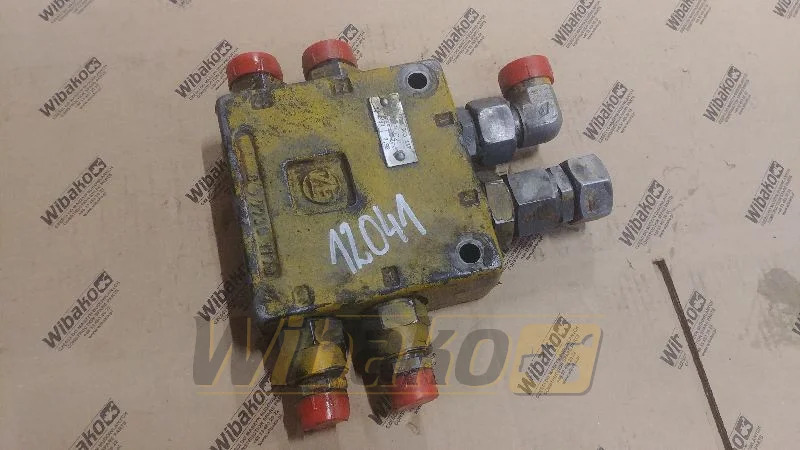 ZF 7730900117 - Valve hydraulique pour Engins de chantier: photos 1 ZF 7730900117 - Valve hydraulique pour Engins de chantier: photos 1