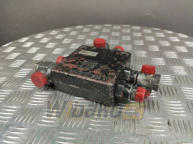 ZF 7730900117 - Valve hydraulique pour Engins de chantier: photos 1 ZF 7730900117 - Valve hydraulique pour Engins de chantier: photos 1