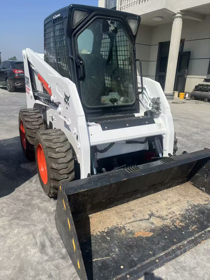 BOBCAT S160 - Mini chargeuse: photos 3 BOBCAT S160 - Mini chargeuse: photos 3
