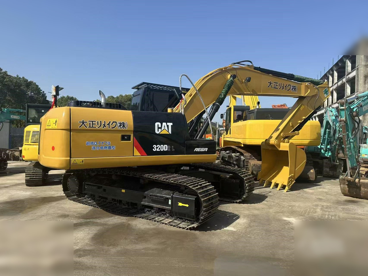 CATERPILLAR 320D2L - Pelle sur chenille: photos 1 CATERPILLAR 320D2L - Pelle sur chenille: photos 1