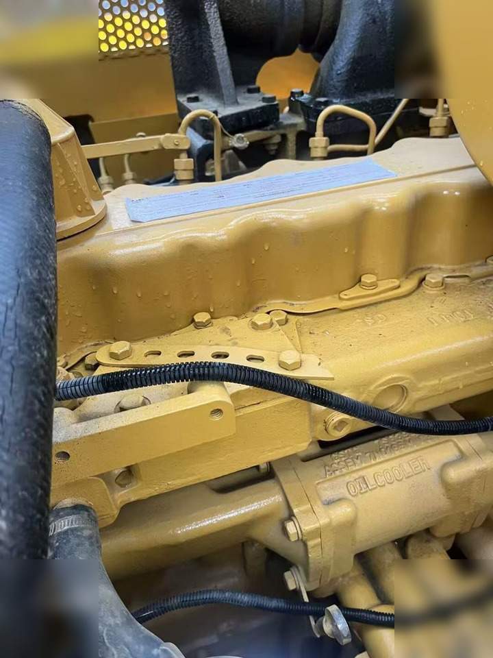 CATERPILLAR D6G - Bulldozer: photos 3 CATERPILLAR D6G - Bulldozer: photos 3