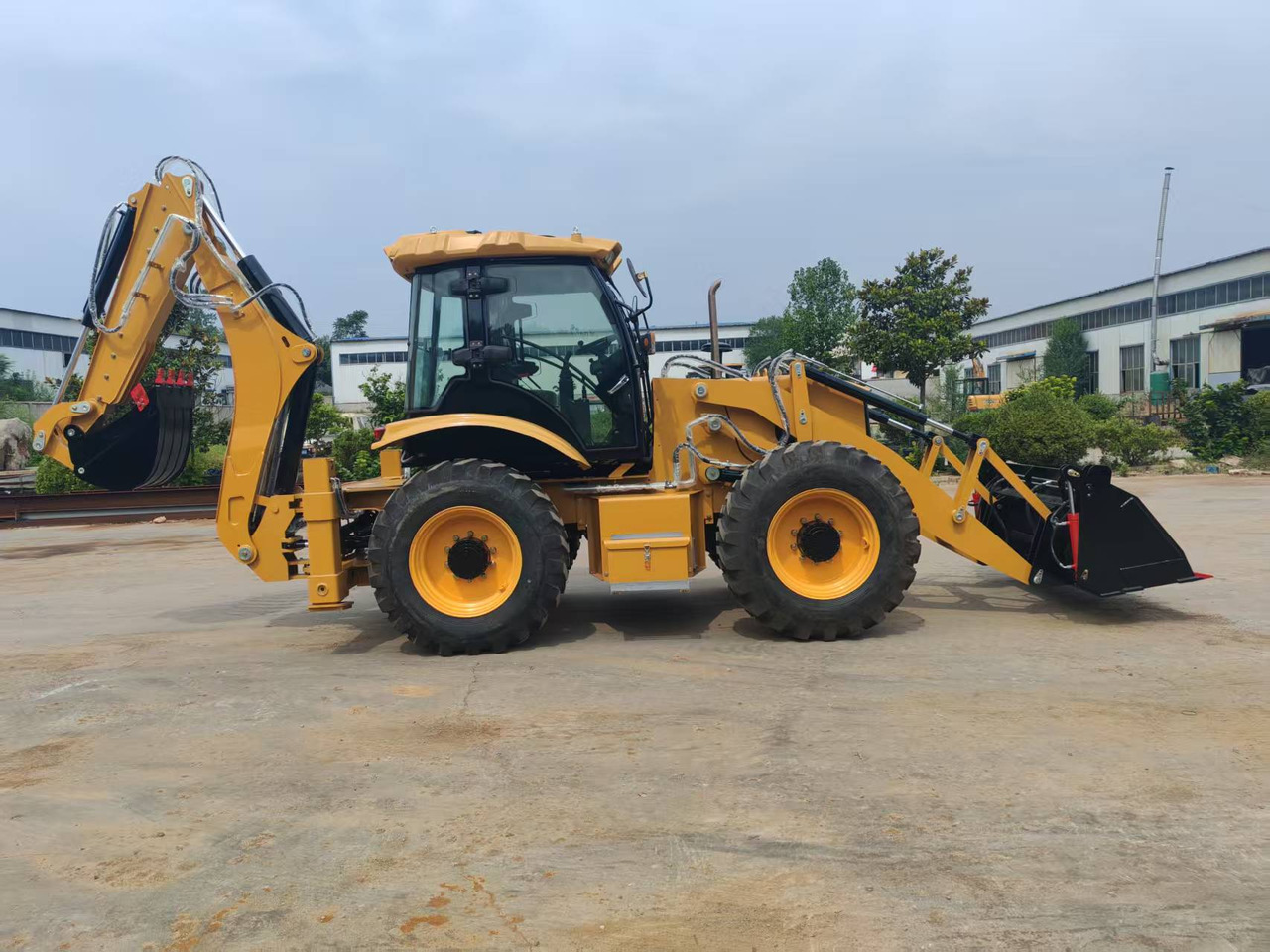 CATERPILLAR ZY-388 - Tractopelle: photos 2 CATERPILLAR ZY-388 - Tractopelle: photos 2