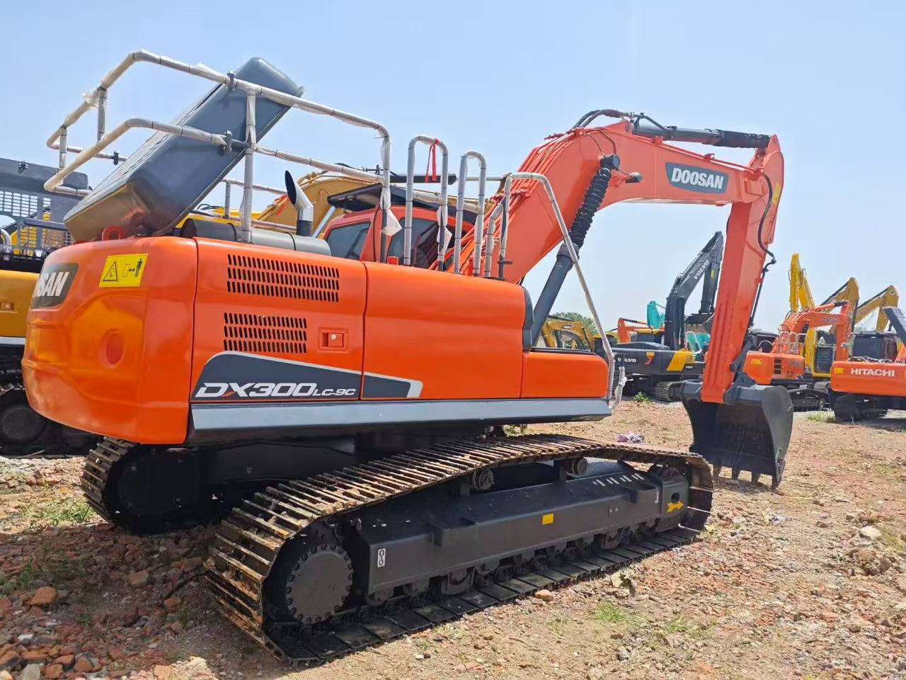 DOOSAN DX300 - Pelle sur chenille: photos 2 DOOSAN DX300 - Pelle sur chenille: photos 2