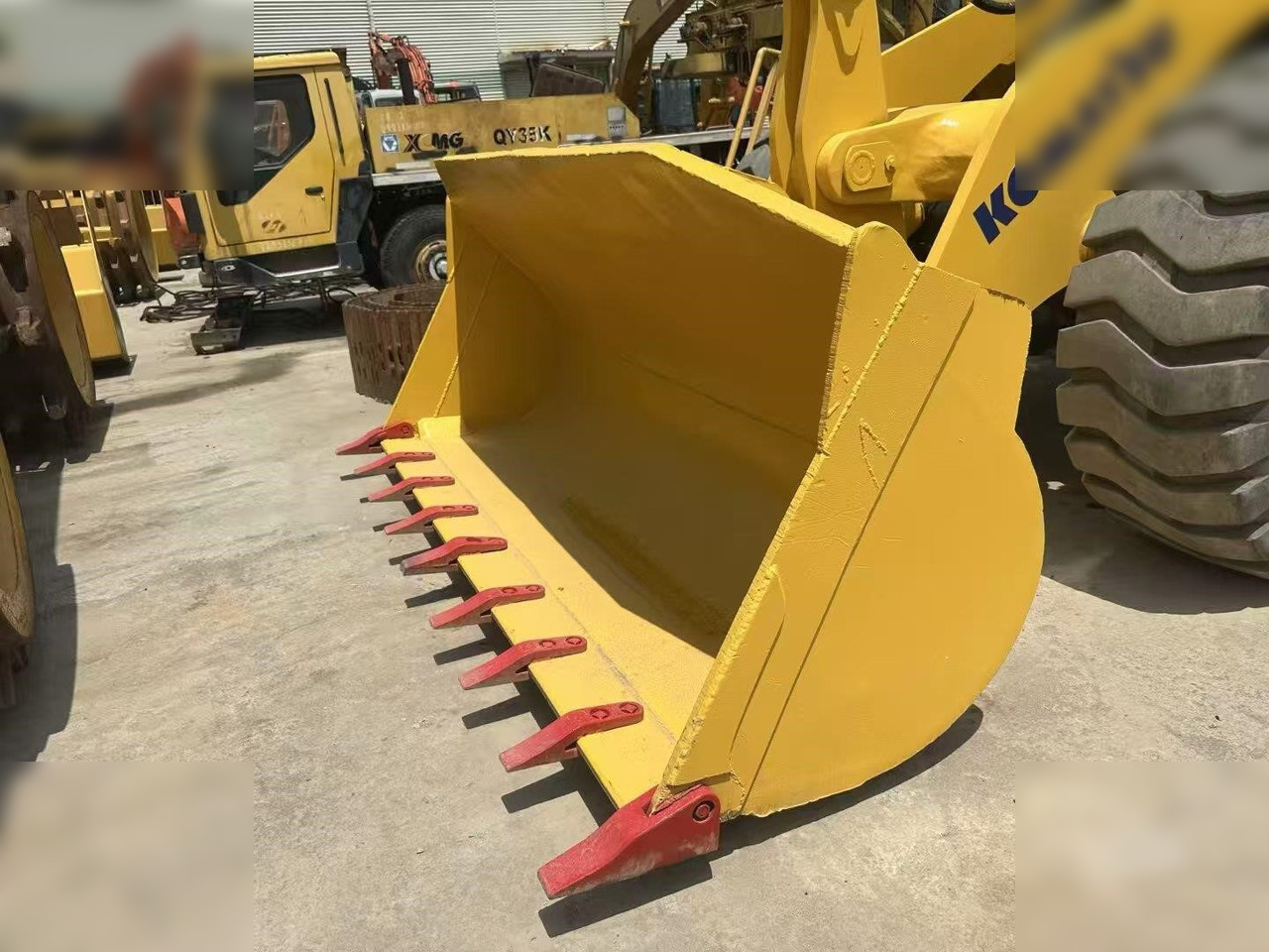 KOMATSU WA470-3 - Chargeuse sur pneus: photos 5 KOMATSU WA470-3 - Chargeuse sur pneus: photos 5