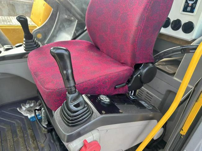 VOLVO EC480 - Pelle sur chenille: photos 5 VOLVO EC480 - Pelle sur chenille: photos 5