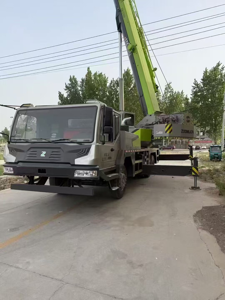 Zoomlion 35-ton - Grue mobile: photos 3 Zoomlion 35-ton - Grue mobile: photos 3