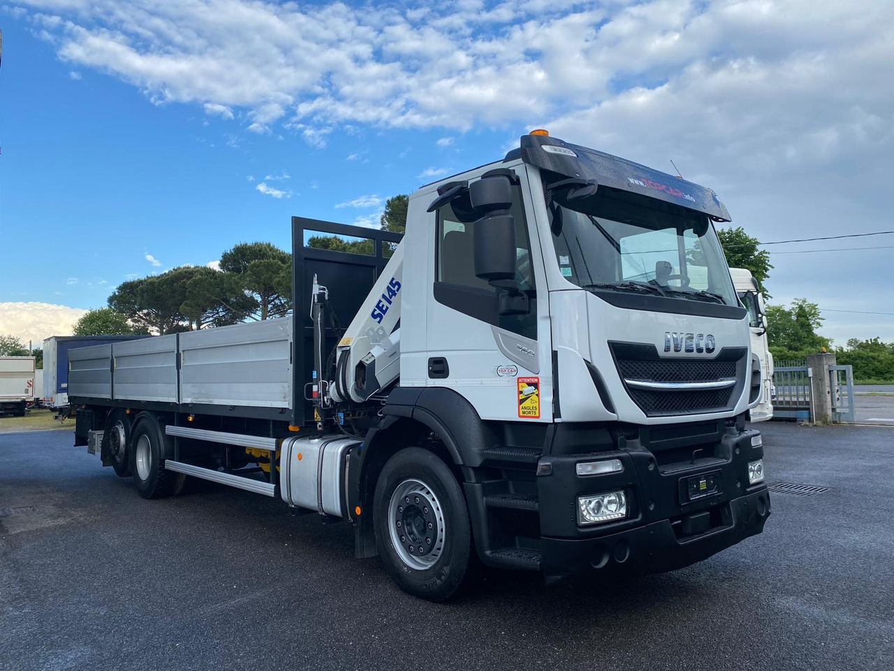 IVECO AD260S36 - Camion plateau: photos 4 IVECO AD260S36 - Camion plateau: photos 4